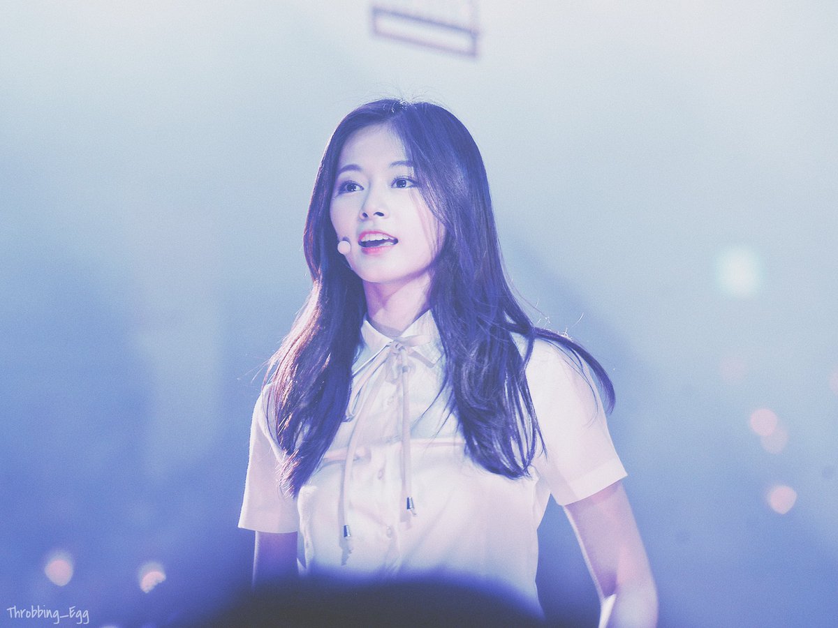 Throbbing_Egg's tweet photo. 생일축하해 쯔위야
生日快乐 子瑜呀💜 每天都要开开心心哦
#TZUYU #쯔위 #子瑜 #HappyTZUYUDay https://t.co/qhfovDAV31