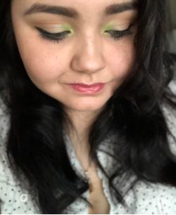 See how lime green eye-#makeup can transform your summer beauty look with <a href="/Lovelie_Miranda/">Miranda A.</a>: lvlre.co/2sVaPZx