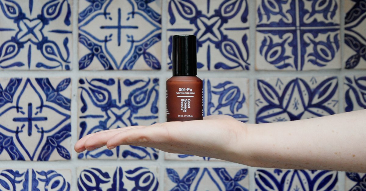 GSBLaboratories's tweet photo. Sorry, but your face really isn’t looking to be tied down right now. Our non-greasy, residue-free purifier can help to lighten things up. #insyncwithyou https://t.co/CqsPviQIH6