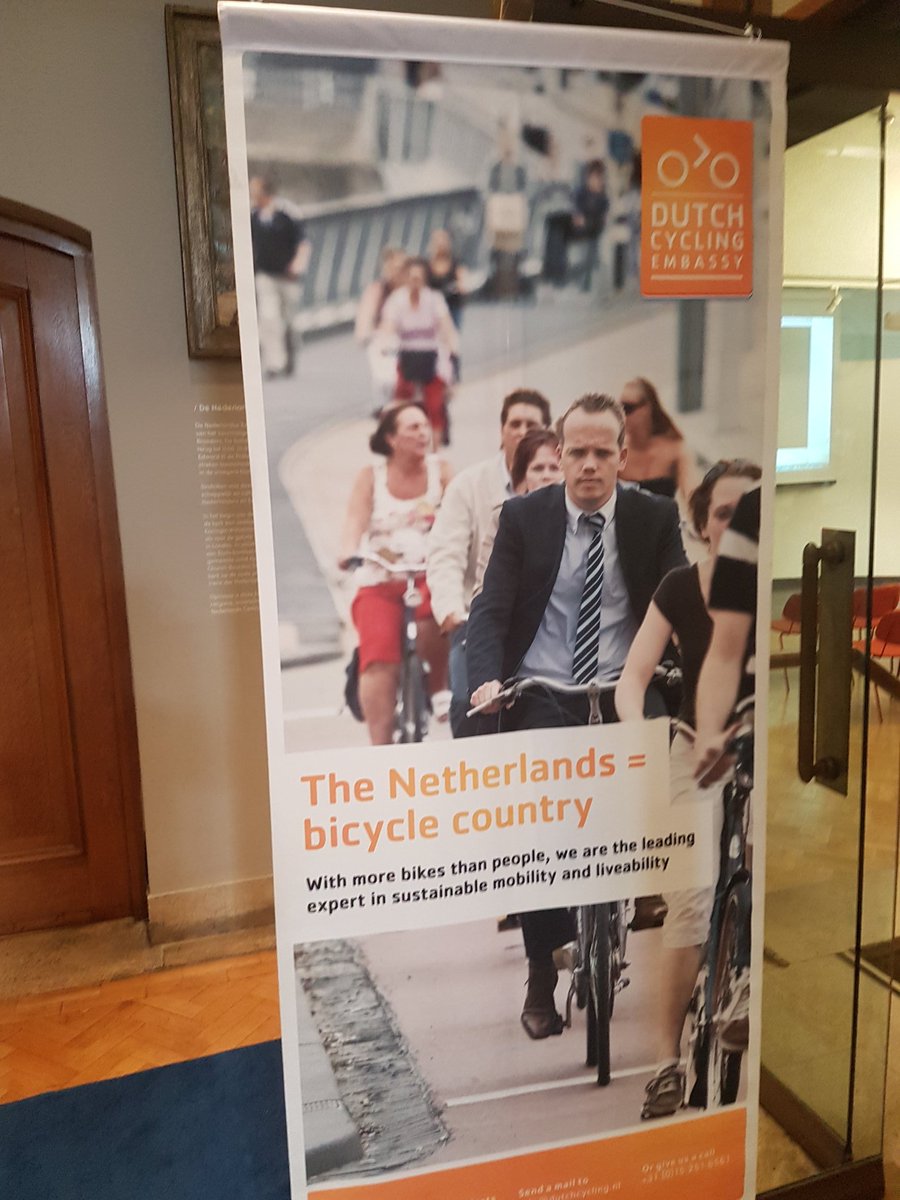 NanjaPiek's tweet photo. Always happy to explain the great benefits of cycling to London! And showing of the Dutch expertise by @lennartnout. Thank you @london_cycling for organizing! #LiveableLDN @NLinUK @HollandUKTrade https://t.co/V6VsBz01ws