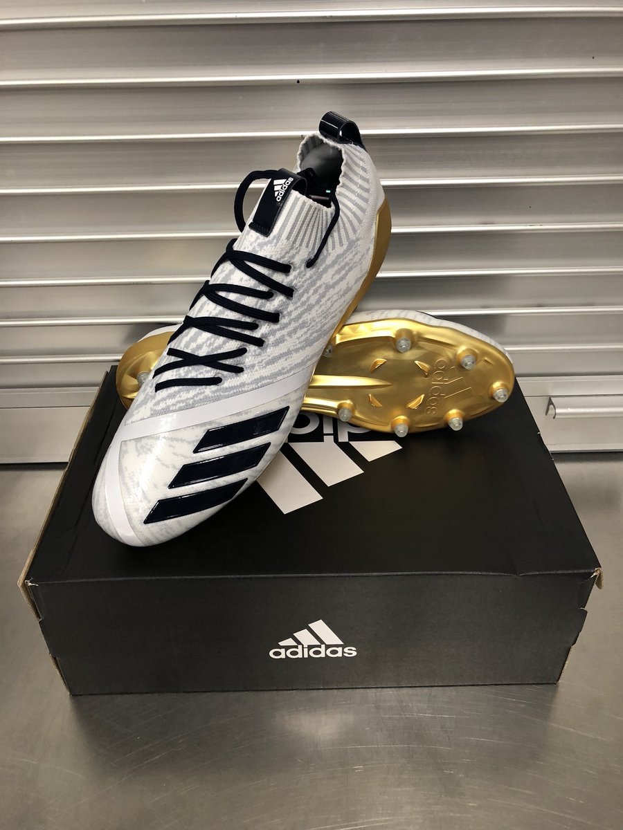 ZipsEquipment's tweet photo. For the @zipsfb superskill guys we have custom primeknit adizero 5 stars from @adidasFballUS! #3StripeLife #ZipSwag #RooCrew https://t.co/4Hf8WTokC6