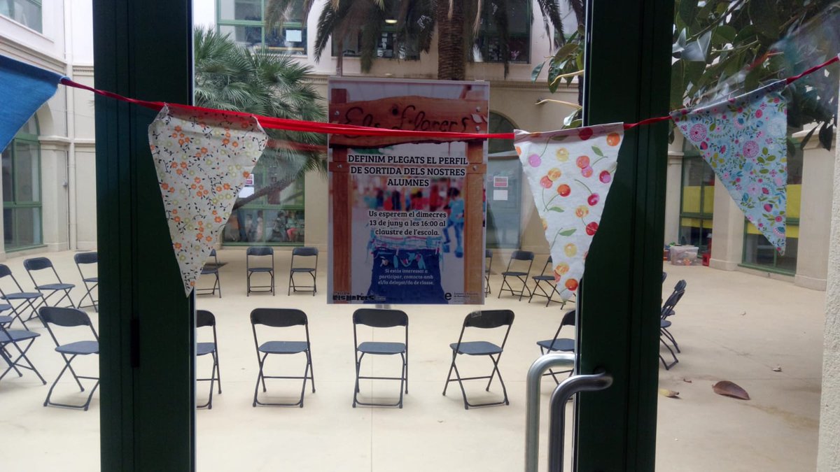 somriulavida's tweet photo. Acompanyant a fer créixer, amb les famílies, el projecte educatiu de l'escola @ElsLlorers: Treballem el perfil de sortida (competències) dels nostres infants, a partir del treball fet pels alumnes
#comunitateducativa #COMaprenem #famílies #autoconeixement #competències #escola https://t.co/r63XJ4bafa