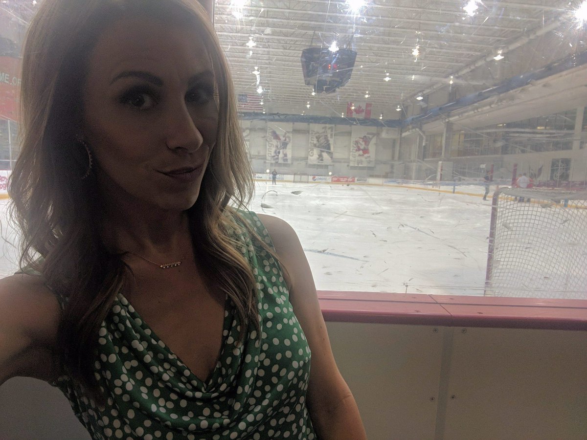 AnneCutler's tweet image. When I get sent out for hockey coverage and I'm dressed for a garden party! ❄️🏒🏆 #Oops #AnyoneGotASpareParka #BabyItsColdInside #HereComesOvi #ALLCAPS