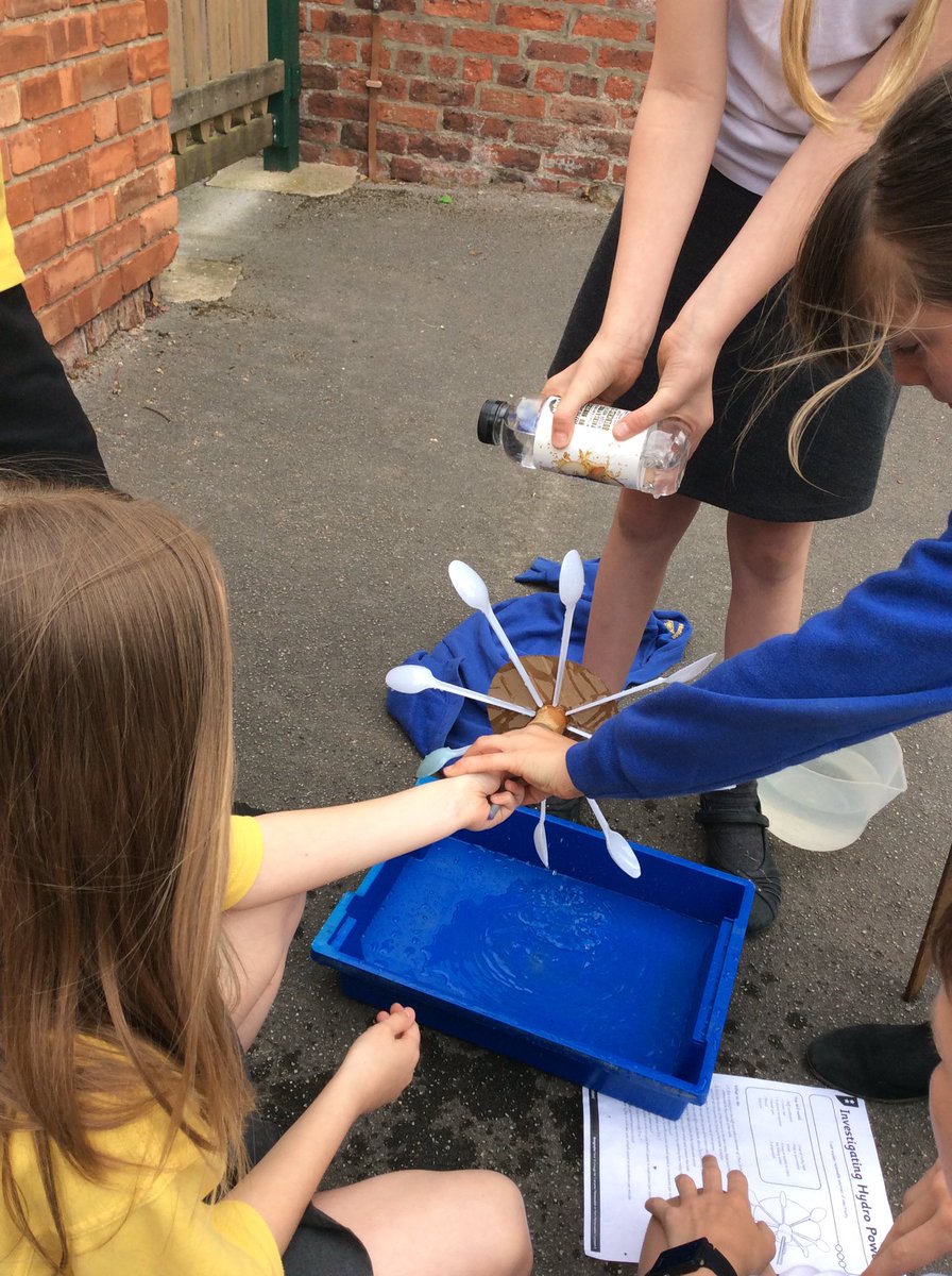 MrsL_HCPS's tweet photo. Investigating energy. #hcpscurriculum https://t.co/mYoTsI8pT2