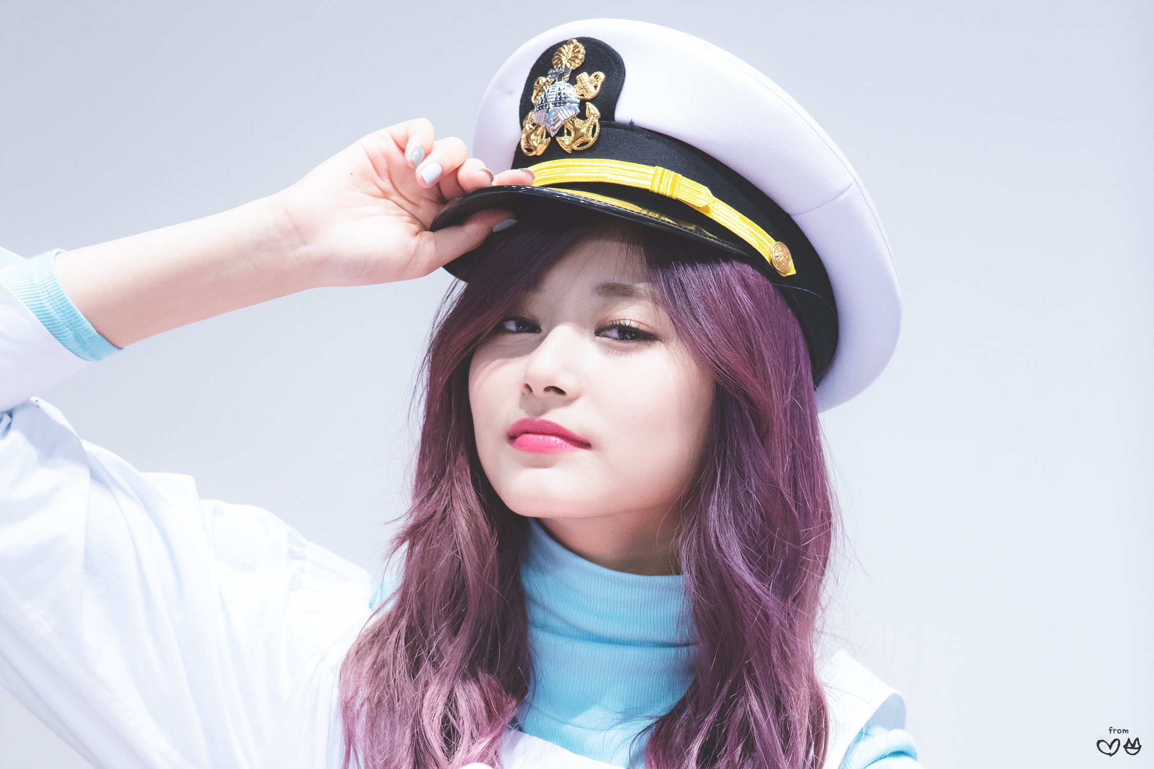 DflMopYU0AI3w9u.jpg:orig