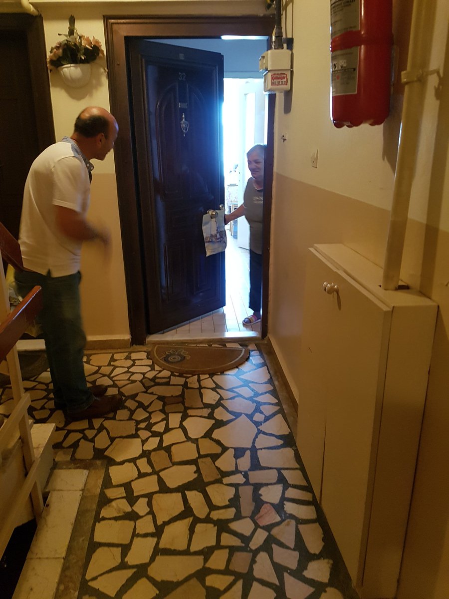 ak_kucukyali's tweet photo. KÜÇÜKYALI mahallesi seçmen ve üye çalışmamız https://t.co/OscVPSuig4