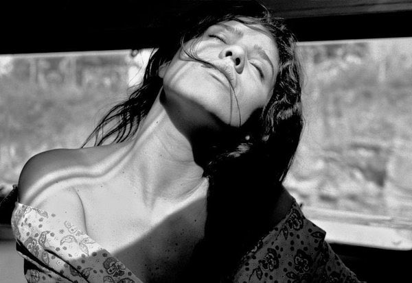Fanrizio21's tweet photo. Marpessa Hennink 
Bagheria Sicily  Italy 1987
Ferdinando Scianna https://t.co/nwf49gnInr