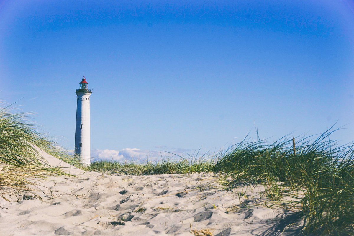 Hands up if you would rather be in the sea breeze right now!