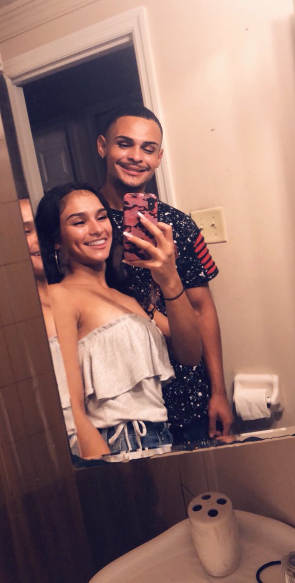 livelyuniquex's tweet image. They can take away your freedom, but they’ll never be able to take away your determination. See you in a a year, baby. #freemybrother 🎯