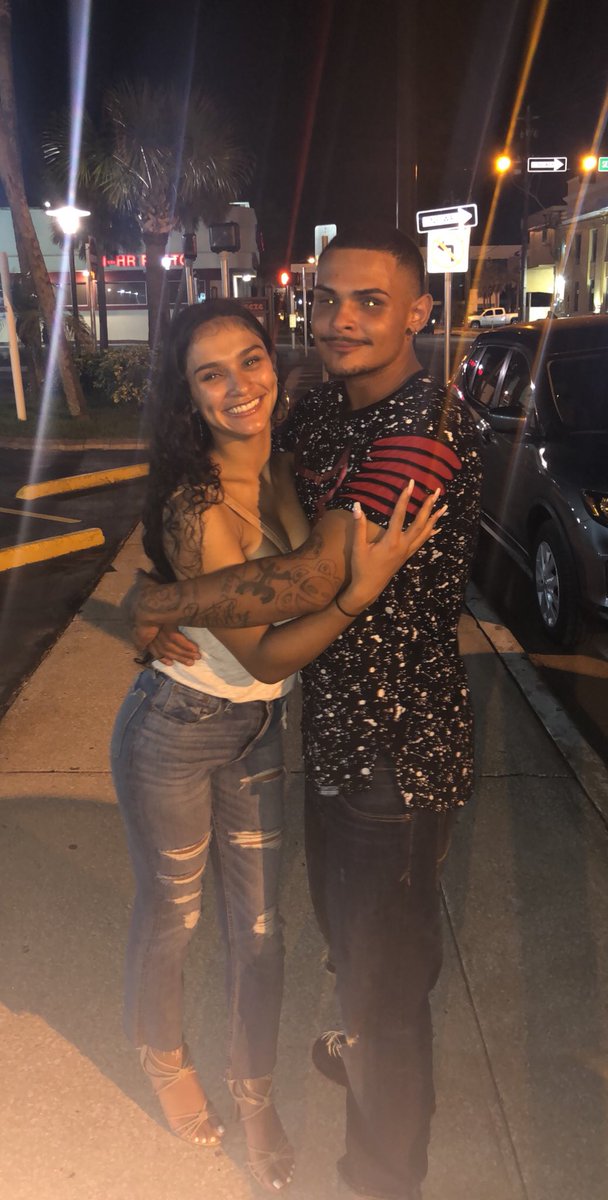 livelyuniquex's tweet image. They can take away your freedom, but they’ll never be able to take away your determination. See you in a a year, baby. #freemybrother 🎯