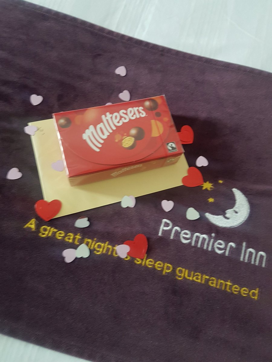 PGlanconwy's tweet photo. PIWOW Guest anniversary yesterday they left a little thank you note for the housekeeper today#glanconwy#piwow#💜 https://t.co/Qc7L6KVnQH