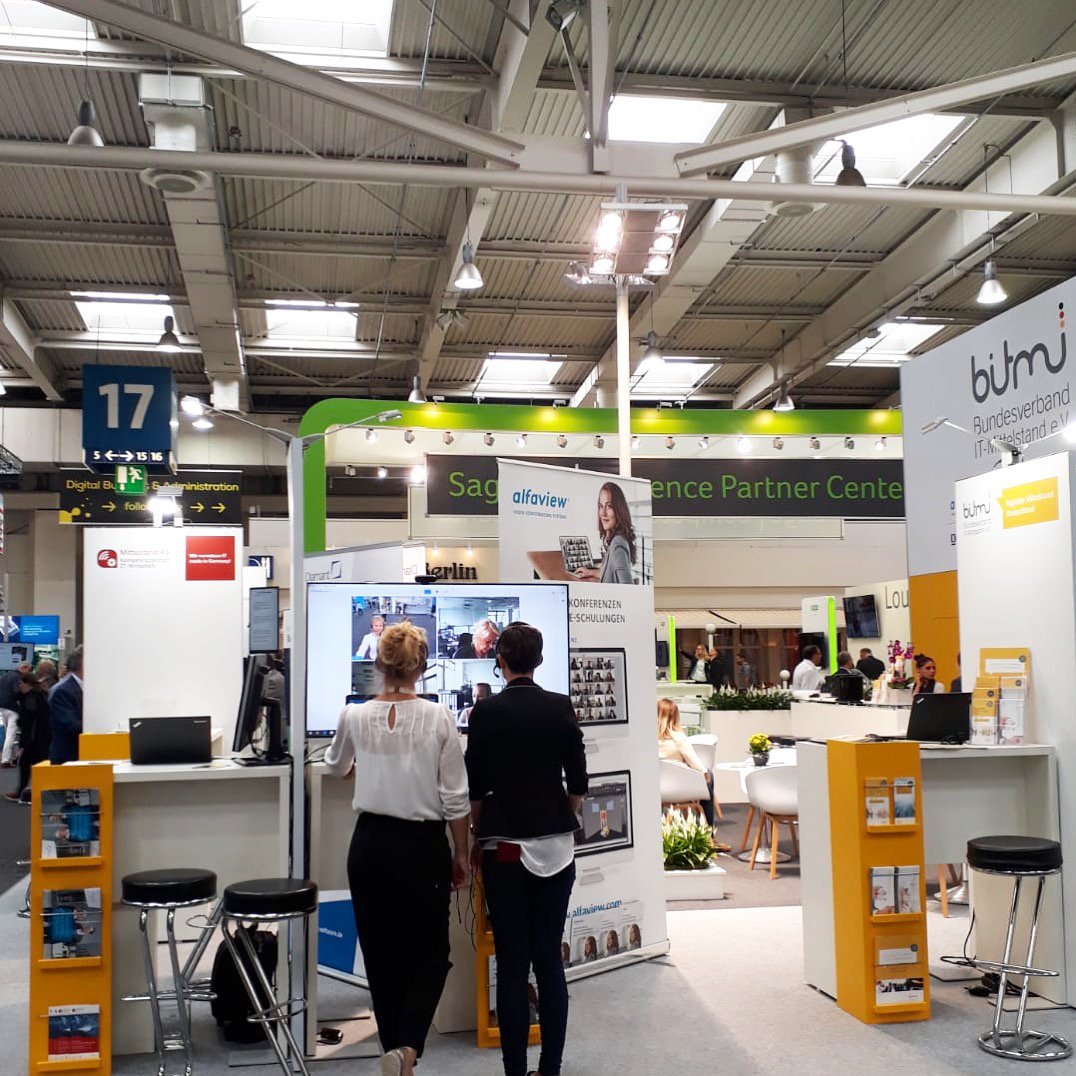 alfaviewGermany's tweet photo. Auf der Suche nach einem neuen #Videokonferenztool für professionelle #Onlinemeetings und #LiveSchulungen? Dann besuchen Sie uns auf der @cebitde am Stand des @BITMi. Bis Freitag finden Sie uns in Halle 17, Stand D40.
#CEBIT #cebit2018 #bitmi https://t.co/o2vCEe1Pg9