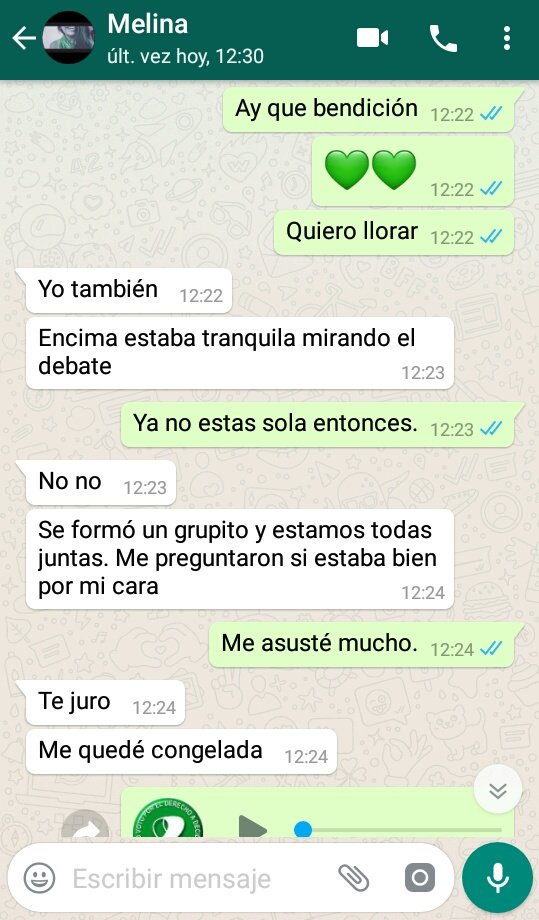 marishma78's tweet photo. Mi hija subió en el kilómetro 29 al 86 semirápido, una mujer la empezó a hostigar por llevar su pañuelo verde. Pero en Laferrere subieron otras chicas y ahora viajan todas juntas. https://t.co/n9dIZdmUZX