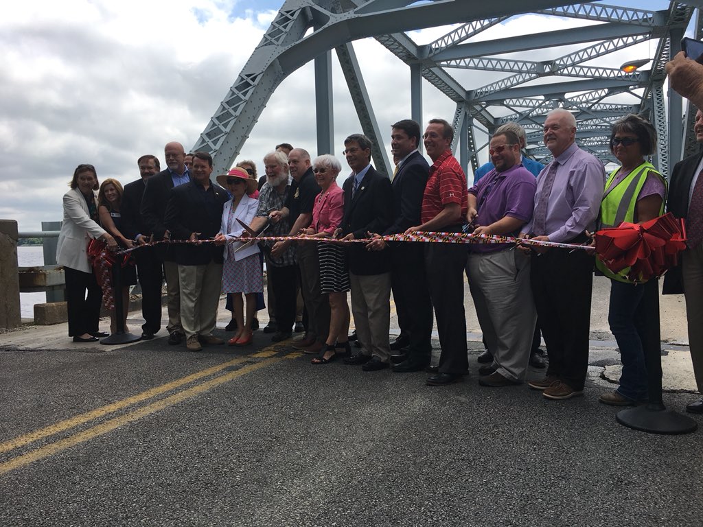 MDSHA's tweet photo. The bridge, located on the Eastern Shore over the Choptank River, was completed one year ahead of schedule. The new bridge eases congestion & provides a better commute for thousands of travelers. VJ #MDOTNews #MDisOpenforBusiness https://t.co/Mw68P4MHLf