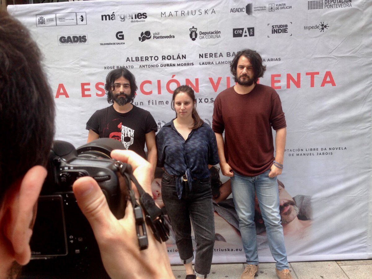 Hoxe botamos a mañá @Anxosfe, <a href="/Albertorolan1/">Alberto Rolán</a> mais eu na <a href="/OchoyMedio_/">Ocho y Medio</a> O venres estréase A estación violenta.