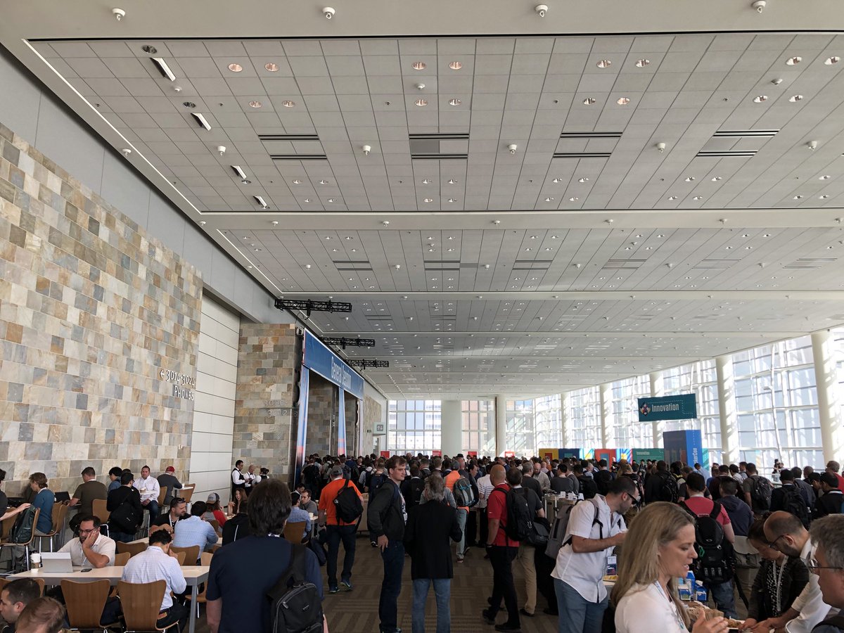JacqLum's tweet photo. This was 30 minutes before general session start. Eager beavers out here! Love it!!! @DockerCon #DockerCon https://t.co/0MGjRuqMdp