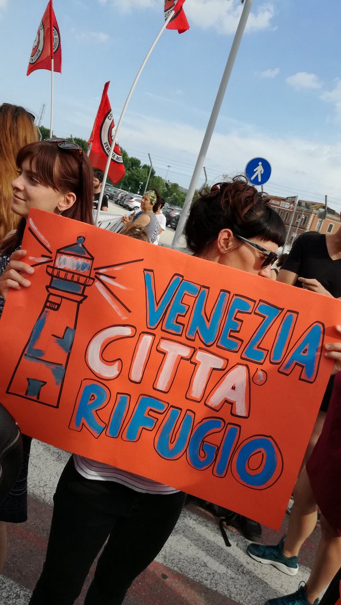 NoGrandiNavi Venezia tweet media