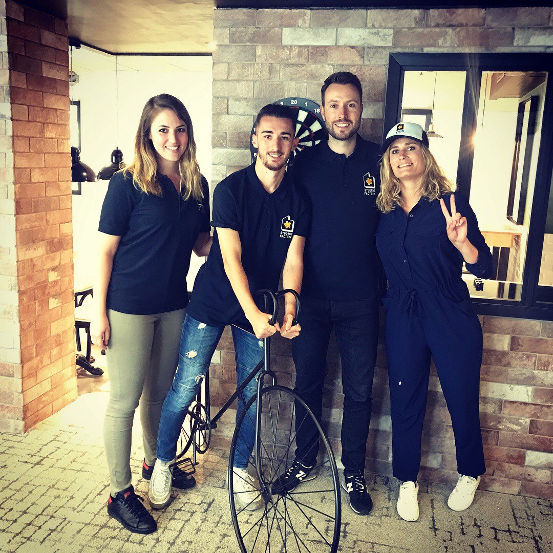 StudentFactory_'s tweet photo. On est HYPER motivés pour les Journées Portes Ouvertes de ce WE à #Aix et #Nice ! Et vous ? 🤓 Hâte de vous rencontrer ! 😍
#StudentFactory #Residences #Etudiants #Logement #NiceMaVille #Aixois #OnEstChauds https://t.co/h5g7CDiax0
