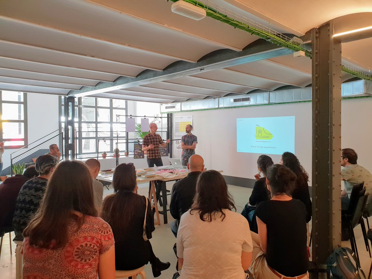 toormix's tweet image. La #barcelonadesignweek ens va convidar a participar a les jornades de portes obertes del barri de Gràcia, a on vam poder fer una masterclass sobre els nostres processos de treball, dinàmiques, metodologies i projectes. Gràcies! @BCD_barcelona #bdw18 👏🏼👏🏼👏🏼