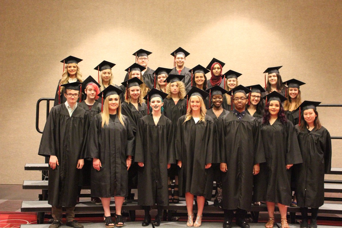 MNVirtualHS's tweet photo. We are so proud of all 52 of our Graduates! It was fun to celebrate with those who were in attendance on Saturday. Congratulations! π #mnvhsgraduation #mnvirtualhs #onlinehighschool https://t.co/uBMNONTmqk