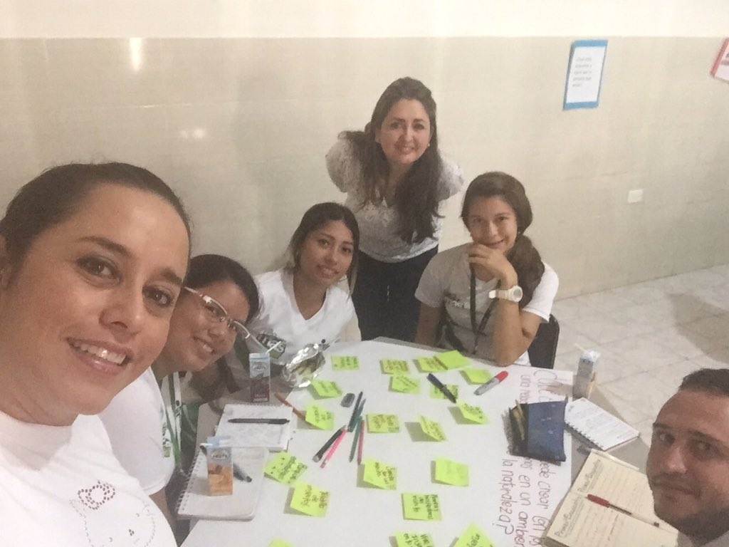 InnLabCo's tweet photo. Hoy con aprendices del #SenaClem semillero investigación: #retos #innovacion #menteabierta #oportunidades gracias por la invitación grupo #Sennova @SENAComunica https://t.co/evaYDV6taq