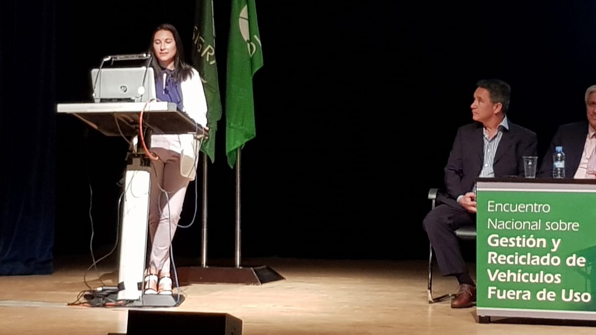 EconiaSL's tweet photo. Nuestra gerente @TxellBasa presentando el proyecto #Carmining, que lidera @gruassantjordi y realizamos conjuntamente con @zicla_twit. Ha obtenido el 2o.#Premio en #economiacircular de @Sigrauto https://t.co/qA2LIORQiM