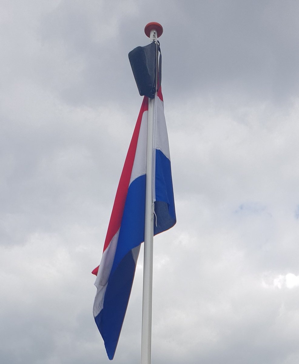 Alle geslaagde jonge Almeloërs, van harte gefeliciteerd en veel plezier met alle examenfeesten! En doe je nog herexamen? Heel veel succes!