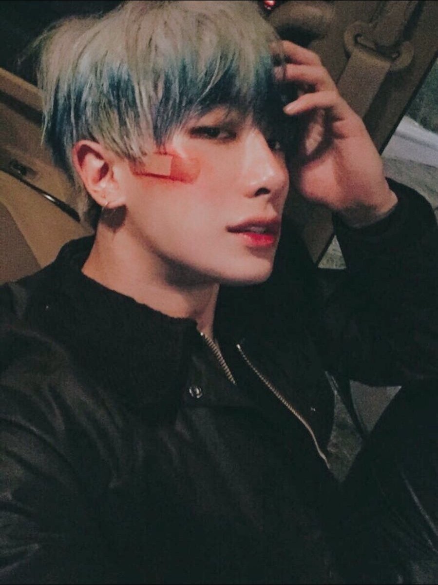 W00S4NTRASH's tweet photo. ﾉﾞ✧*。Lost in the Dream ﾉﾞ✧*。

#MonbebeSelcaDay #Monbebe #MONSTAX #MONSTA_X #몬스타엑스 https://t.co/yDToFGZZWp