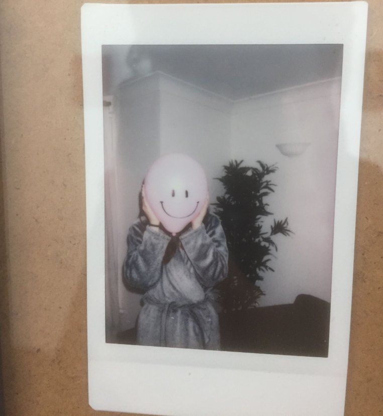 jennifer_sizer's tweet photo. Many thanks to @BryonyWhitmarsh @Pompeysie and @UniPortCCI for welcoming our students to the CCi grad show and kindly judging and providing prizes for our #PSEUoP @UOPSLAS pre-sessional photo competition and many thanks to @marymaryw for presenting the prizes https://t.co/gqKiuQUW1N