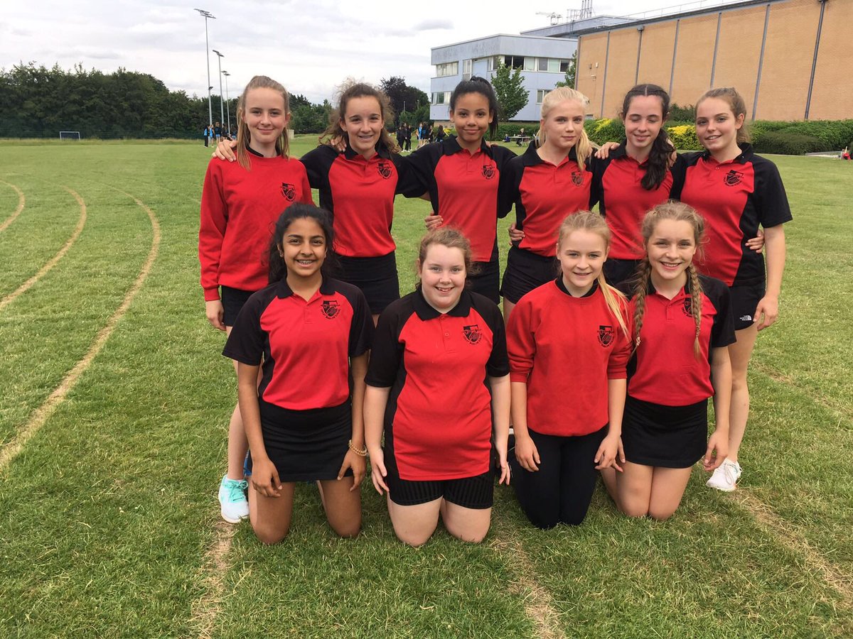 GMS_PE's tweet photo. Year 9 and 10 Rounders today, beat Princes Risborough, St Michaels and Highcrest and narrowly lost to Wycombe High. There was some fantastic batting, catches and rounders scored throughout their games by both teams. 
Well done girls. https://t.co/pZxUlYse88