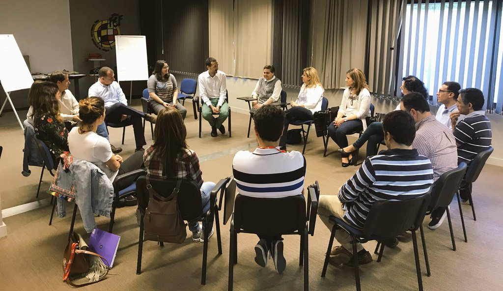 _twy_'s tweet photo. Esta semana hemos estado compartiendo y hablando en @DIA_Esp sobre mejora continua, equipos, colaboración, #feedback, compromiso, #retrospectivas... Y lo hemos disfrutado mucho, ¡gracias! 👌🏼 https://t.co/hIx7TWsoub
