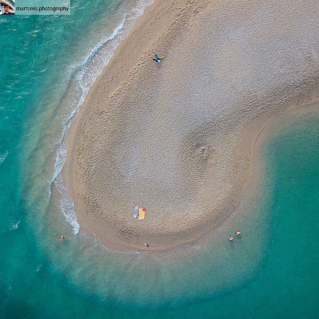 Bol_Brac's tweet photo. The tip 😀😎😍
#SymBOL #ZlatniRat 
#Repost from @martonio.photography with @regram.app 
 ... 

Famous beach on island Brač - Zlatni rat https://t.co/IBpcnp08BI