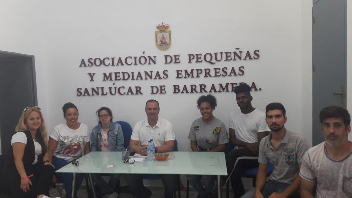 SanlucarLanza's tweet photo. Hoy estamos en la #Sede de @_apysan, #Asociación de pymes en #Sanlúcar. Gracias #Miguel por atendernos y dar visibilidad a nuestra #Lanzadera.Aumentamos nuestra #Red de #Contactos. #MilOportunidades #Apysan #Empleo https://t.co/0h54WVefsT