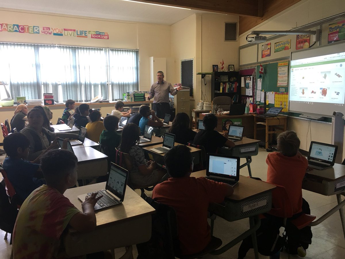 s_morley_'s tweet photo. Students @SRPSD119 Gr5 Donaldson, John Diefenbaker School are designing and creating fidget spinners using #technology and #tinkercad. Thanks Mr @ronfines for teaching us! https://t.co/AKmAIWZ39U