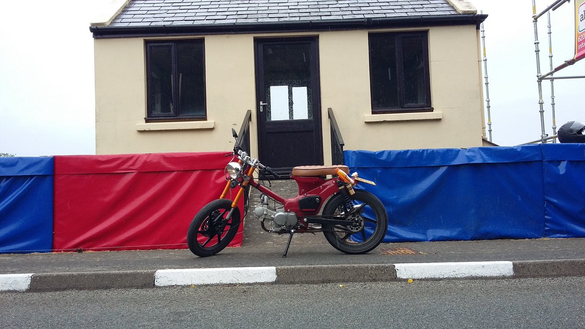 crcmotorcycles's tweet photo. The little C90 has been hunting for cake and biscuits ๐๐ @CMauto66 @Hayleyauto66 @auto66ttma #quarrybends #TT2018 https://t.co/6KlyLhevTf