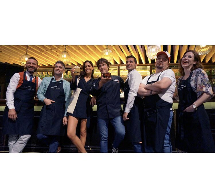 santamarialacoc's tweet photo. Nuestro #bartender @juliodelatorrebartender, el chef tres estrellas michelin @jordicruzoficial, y los bartenders @worldclass.spain @nagore.arregui , @soycarlosmoreno, @diegocabrerabar y @danielecordoni8 preparan 4 propuestas de cóctel con sus correspondientes gastro maridajes https://t.co/SmDz7Gdo9e