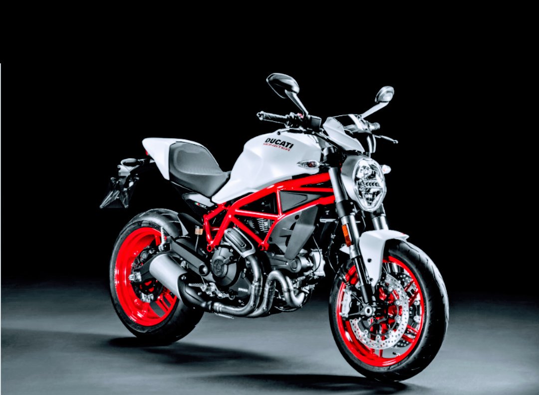 sanjivvakharia's tweet image. The @Ducati_India @DucatiMotor #ducati797Plus recently launched version sports a wind deflector &amp;amp; a pillion seat cover priced at Rs. 8.03 lakh (ex-showroom) #India #Ducati