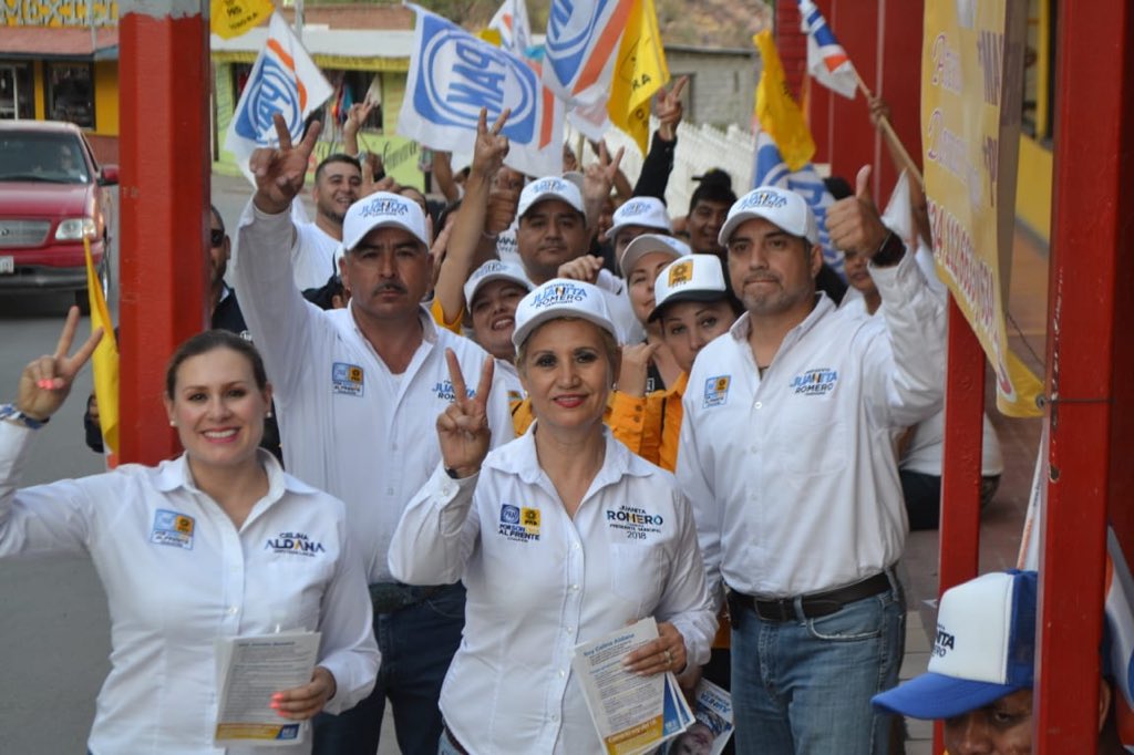celyaldana's tweet photo. Muy contenta de recorrer y saludar a mi gente de Nacozari, donde los invito a trabajar juntos en unidad y fortaleza para darle el cambio necesario y la dignidad que merecemos los Nacozarenses. 
Muy orgullosa de poder representarlos. #QueSubaEl18 #PorSonoraAlFrente https://t.co/uKhqTXWzns