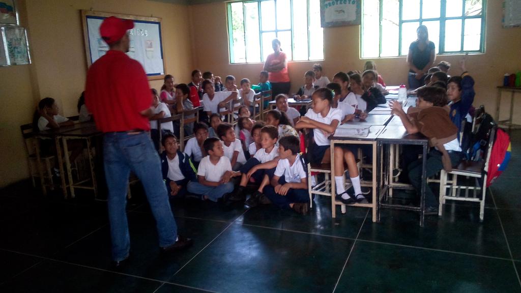ddhhsucre1's tweet photo. #DGDDHH se suma a la Campaña Prevención Juego de la Muerte #CICPC hoy desde E.B.Pedro Elias Aristiguieta. Conversatorios: 1.Responsabilidad Penal del A.2.Deberes y Derechos NNA
3.Valores
4.Juego de la Muerte(Asfixia) @DouglasRicoVzla @DDHHMIJ https://t.co/qJHvJDPt44