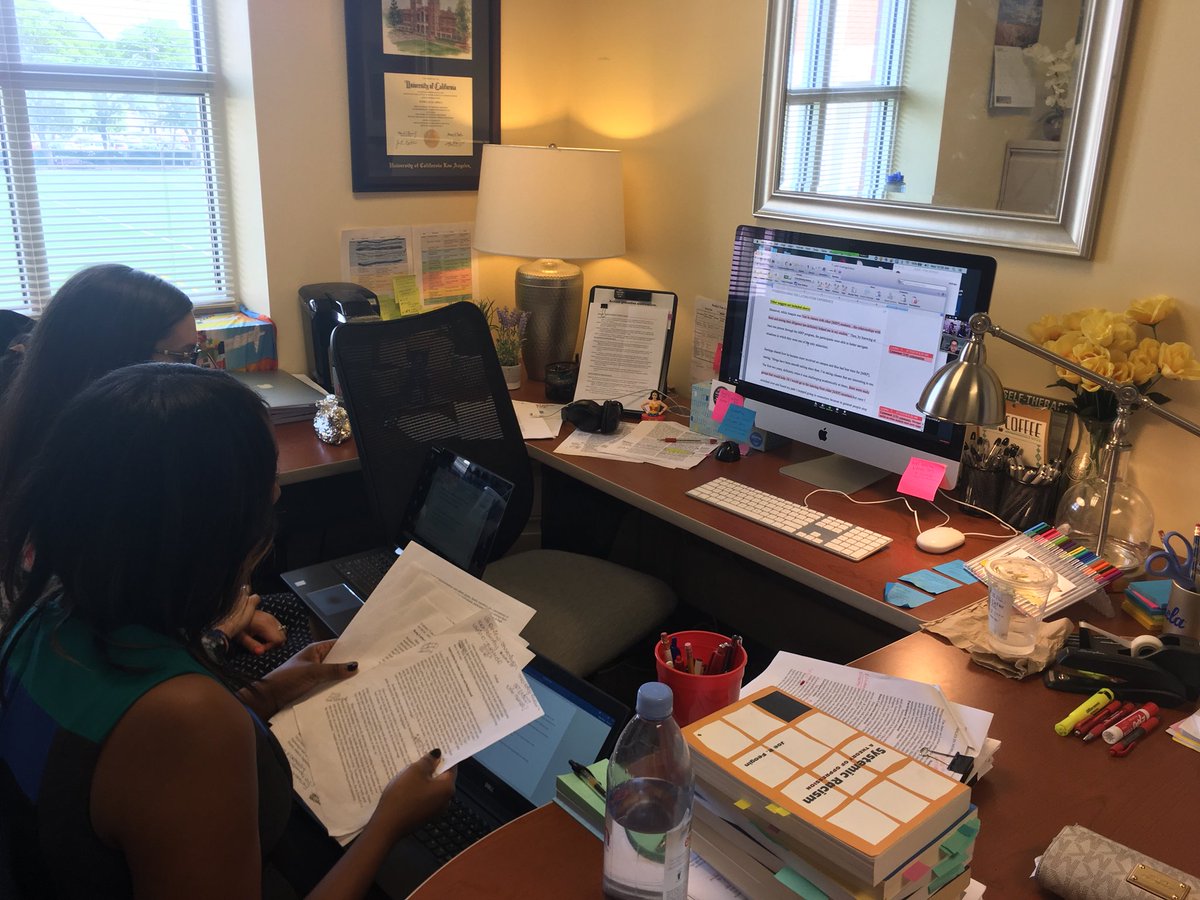 ElviraAbrica's tweet photo. Day 3 of my summer #qualseminar and we are making great progress in our data analysis and reporting efforts! 📃🗒📂📚🖇📕📌 Thanks for zooming in @DrCLLuedke!! #litdata 🔥 https://t.co/DhHkNYnGfm