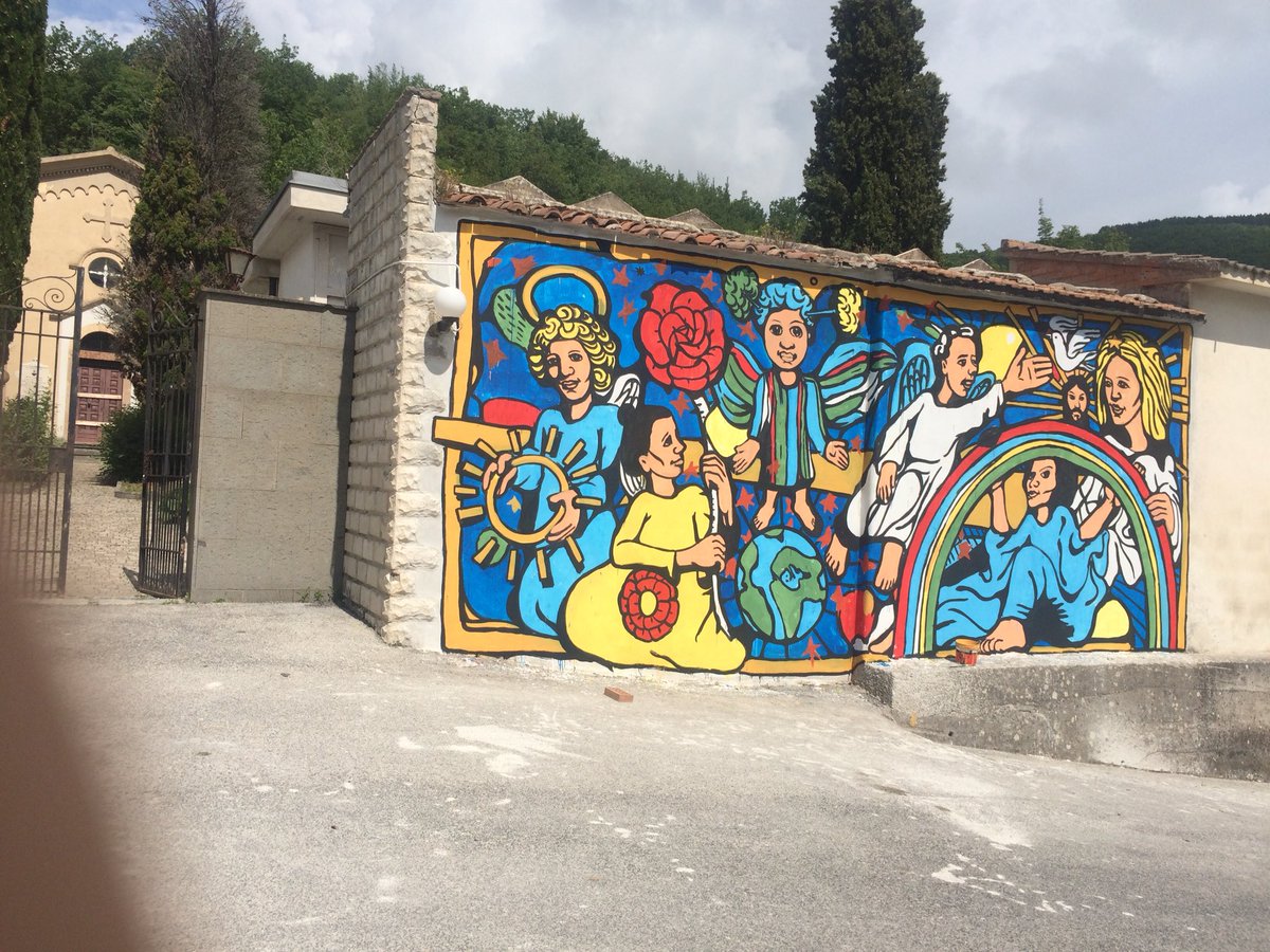 CollettivoFX's tweet photo. RITROVO DI ANGELI al CIMITERO di Rivodutri (RI). Ideazione: Bimbi Scuola Elementare. Esecuzione: Collettivo Fx. Un particolare ringraziamento a tutti i Bimbi la Maestra Paola, a Marcello, Maurizio e Barbara. Dal #metodorospo con @revepiu #rivodutri #cimitero https://t.co/z64RK3tykq