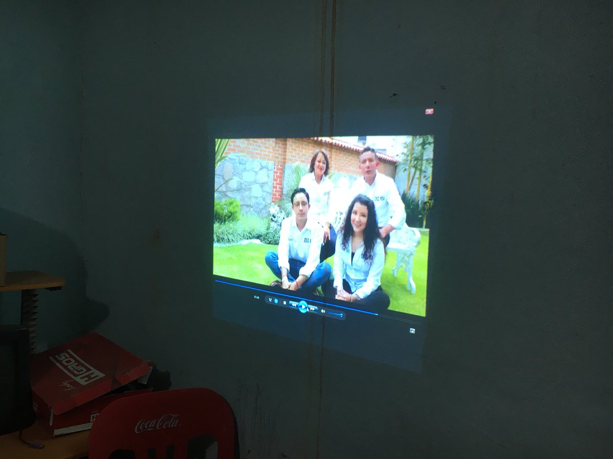 GabArtesana's tweet photo. En San Andrés de los Gama, Temascaltepec. Pudieron conocer la familia del Dr. @cruz_roa y así saber que los valores para ser una buena persona los inculcan en casa 🏠 🍃 #RoaTeam #TemascaltepecRT #PorAmorAlSur #VamosAGanar #Dto.36 #5de5 https://t.co/8KxcXOvy5e