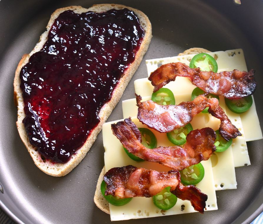 WilsonProduce's tweet photo. Blackberry Jalapeño Bacon Grilled Cheese is the perfect combination of savory and sweet! https://t.co/W0RkDQfyA2 https://t.co/qM0TBdUH3H