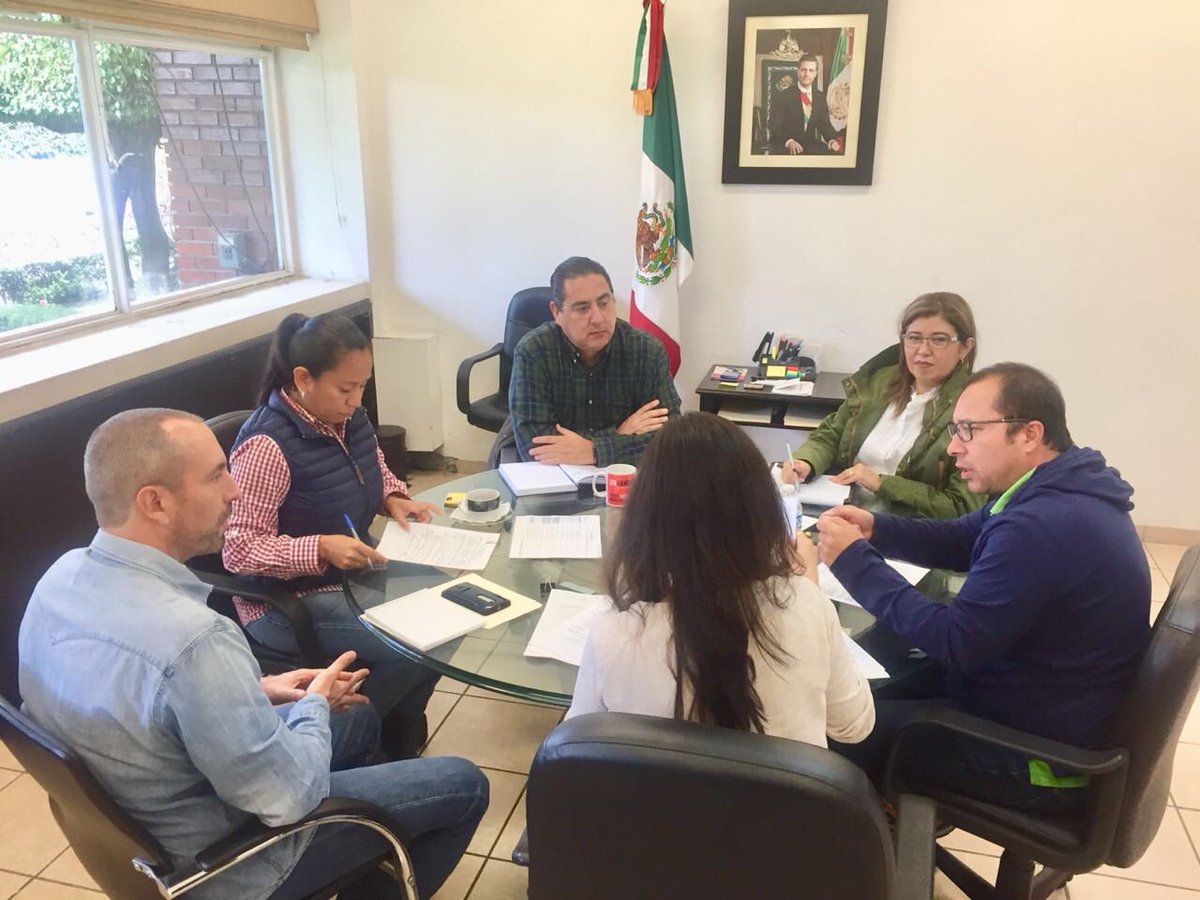 BlankAlmazo's tweet photo. Esta mañana sostenemos reunión con el delegado Sedesol Morelos, @otilioriveran , para revisar temas del programa 3x1 para Migrantes, avances en los indicadores de pobreza y del Fondo de Aportaciones de Infraestructura Social (FAIS). https://t.co/GTMtaSsDhr