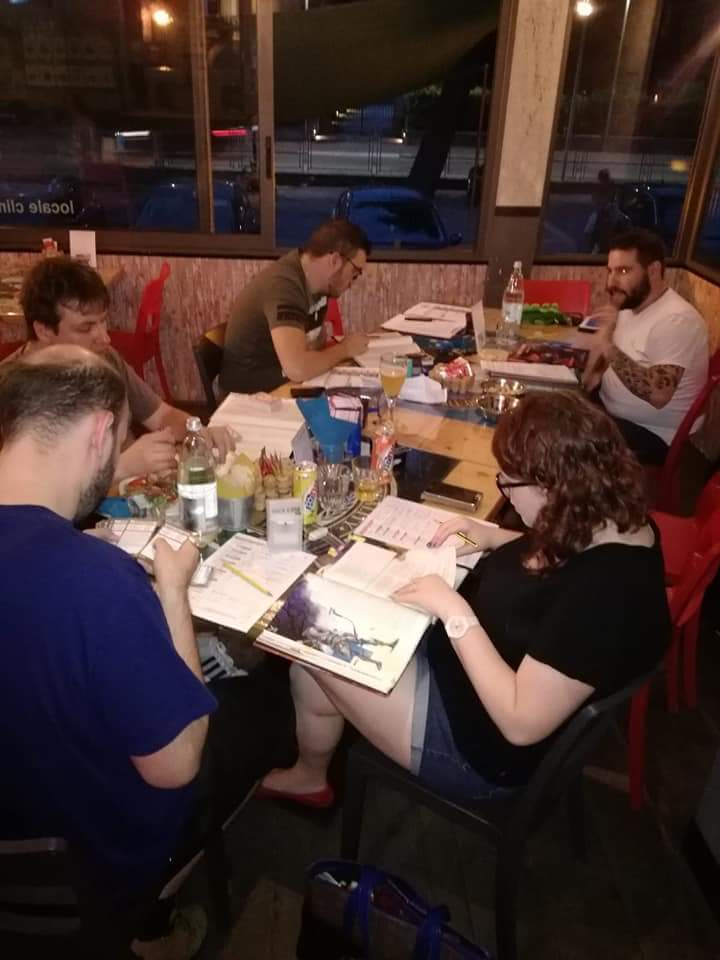 Strafess1's tweet photo. Lunedì sera ludico con
Torneo di Bang e 
D&amp;D: Tomb of Annihilation
#d&amp;d #ludotime #ludopub #game #games #iseolake #clusane #beer #beers #hamburger #pizza https://t.co/dycZw9WqjY