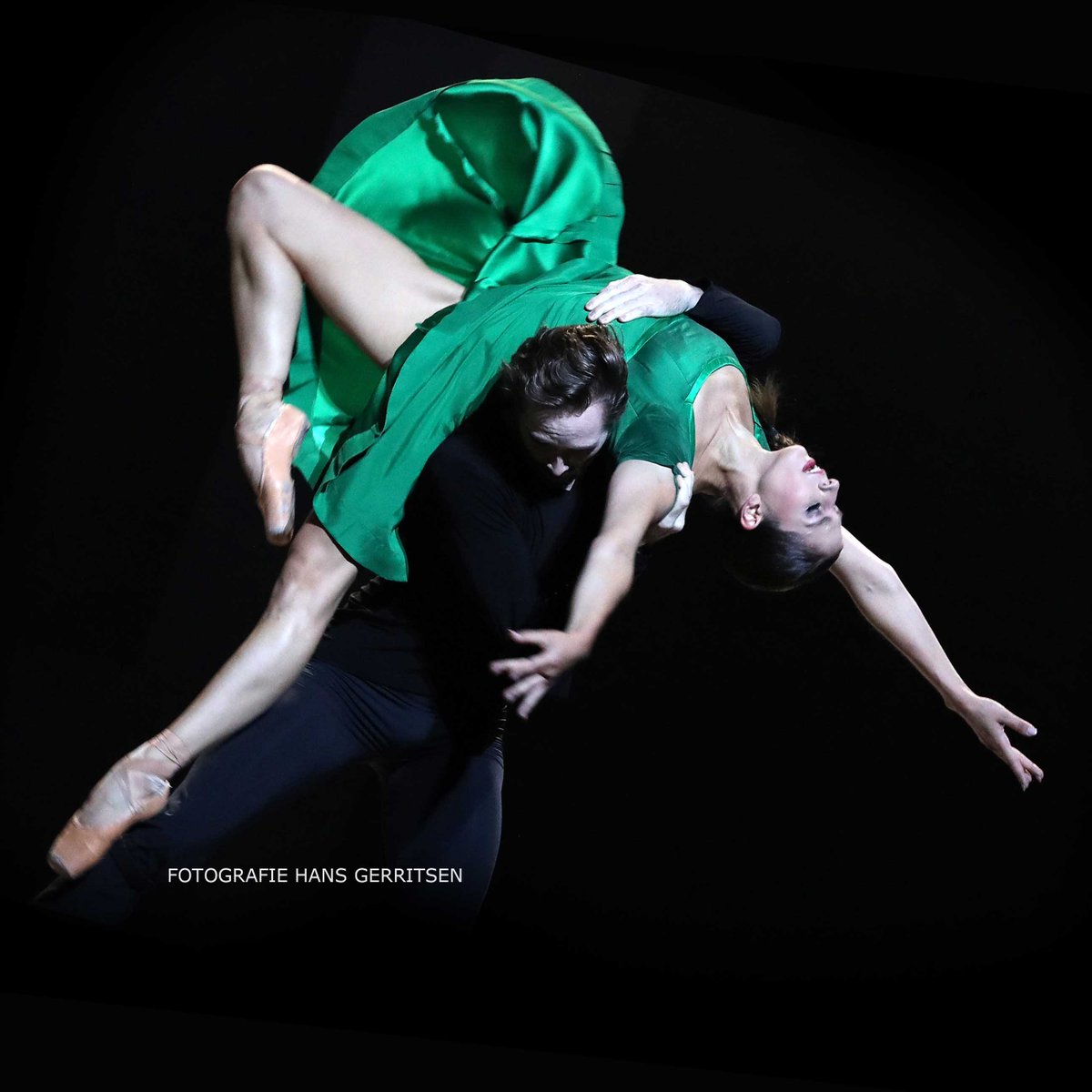 #HetNationaleBallet 'TRISTAN + ISOLDE' #choreographer #DavidDawson #dancers @Sashamukha @James_Stout #Amsterdam #muziektheater @nationaleoperaballet #lovestory #toitoitoi to all dancers  @daviddawsonofficial #tonight #premiere