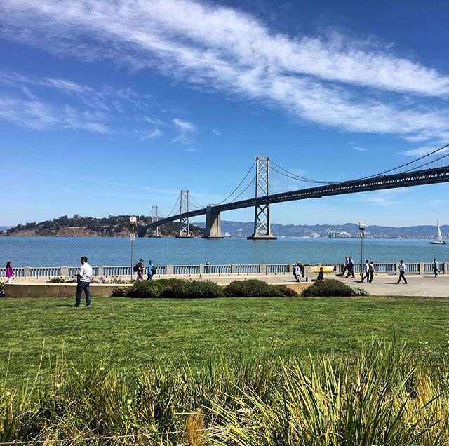 JacobSegerman's tweet photo. #baybridge #sfbay #sf #latergram https://t.co/EzoSdHAeoz https://t.co/ajUwhnH90H