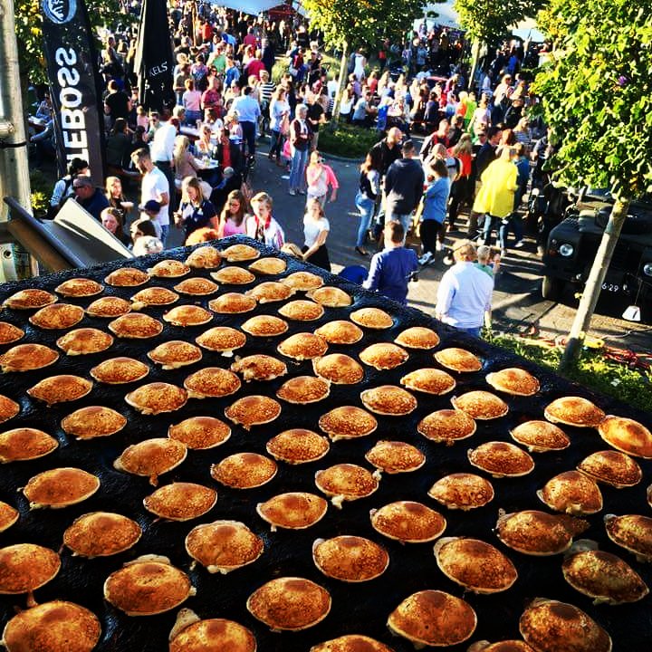 HippeHappen's tweet photo. Hemelse poffertjes 💕
Jazeker, ze zijn dit jaar weer van de partij, DE POFFERIJ!
#poffertjes #hemelslekker #HHF18 #foodtruck #festival #familie #vrienden #buren #gezellig https://t.co/HMWsEyN9ok