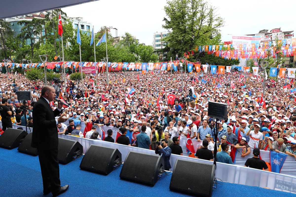 RTErdogan's tweet photo. Trabzon her zamanki gibi bugün de, 24 Haziran için bizlere Karadeniz gibi coşkulu ve güçlü bir destek sözü verdi. 

Teşekkürler Trabzon!

#VakitTrabzonVakti https://t.co/v7cG6wkd7u