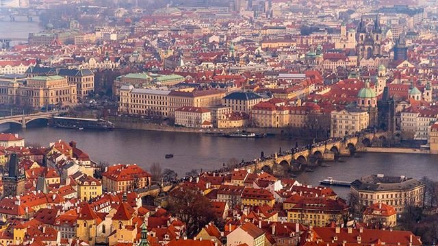 drys69200's tweet photo. Reposting @digital_emotions: - via @Crowdfire
Il magnifico panorama di Praga...
:
:
•• #Sony #A6500 + Sony 18-105••
:
#praga #travelphotography #colors #amazing #traveling #prague #ancient #antico #architecturephotography #igprague #picoftheday #travel #sony https://t.co/HKIZX9NFRL